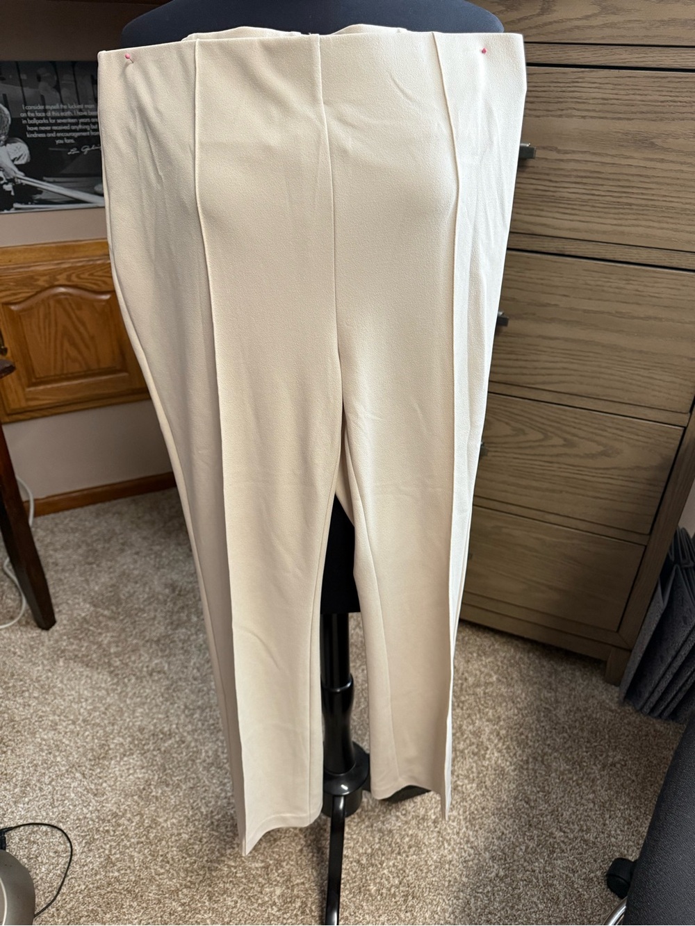 Tailored High-Rise Cropped Pants in Cream